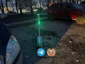 В Уфе «Приора» врезалась в электросамокат с двумя подростками