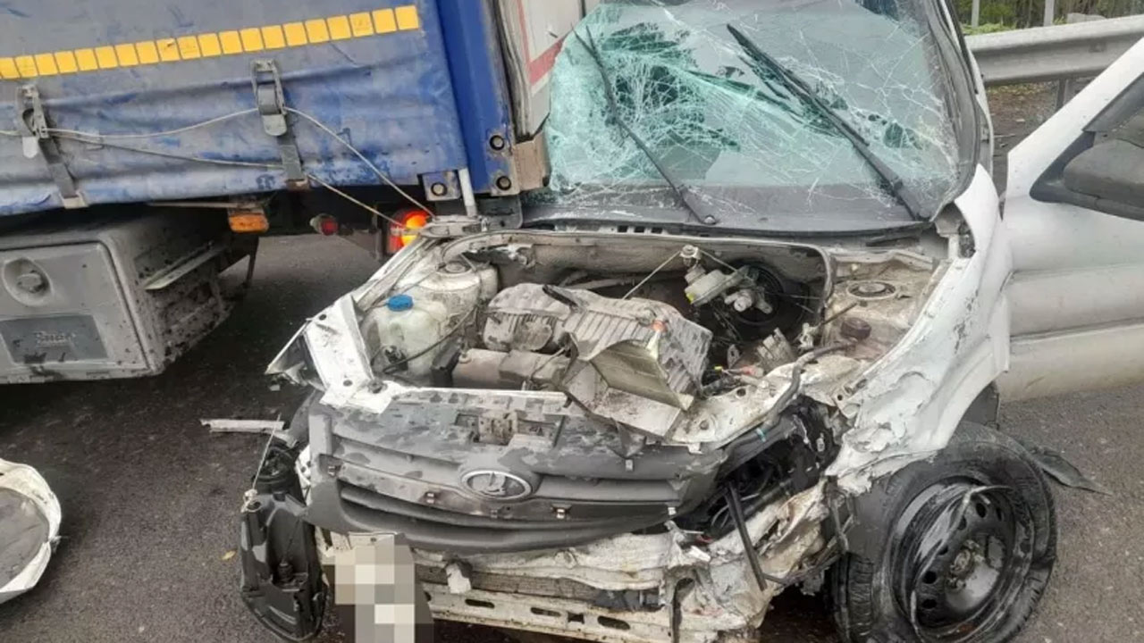 В Уфе водитель «Гранты» устроил тройное ДТП и попал в больницу