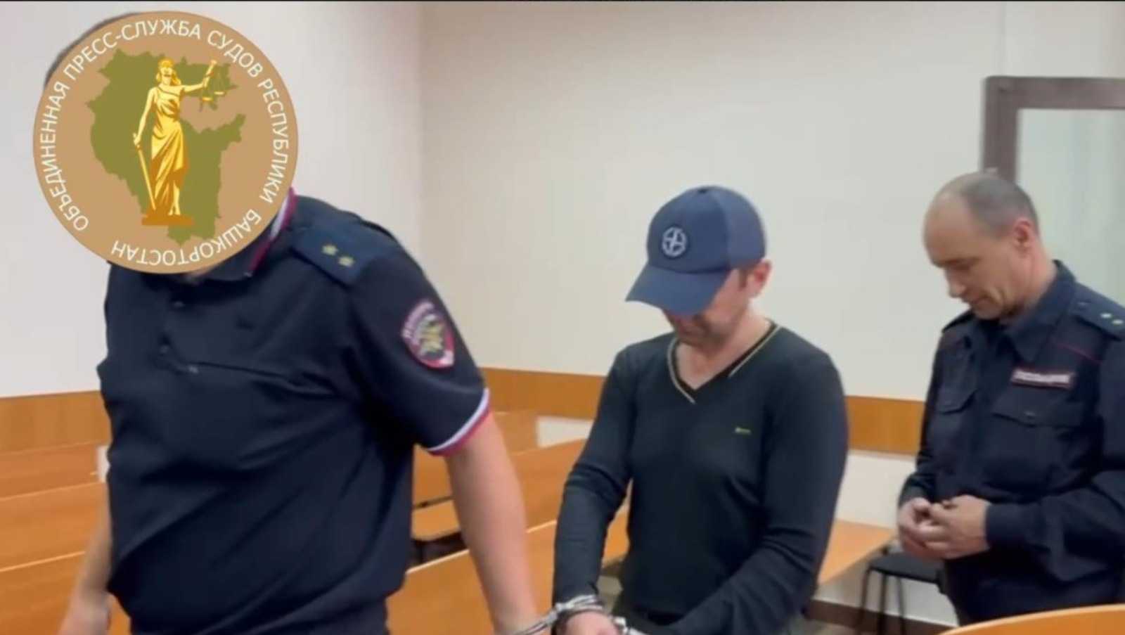 Житель Уфы зарубил собутыльника и хранил его останки в квартире