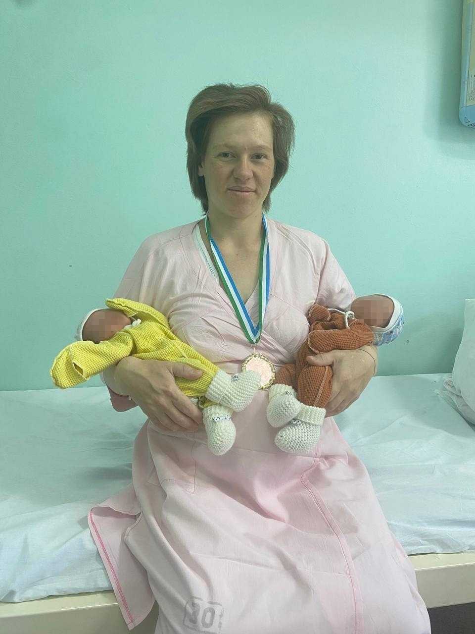 В Уфе женщина второй раз родила разнополую двойню