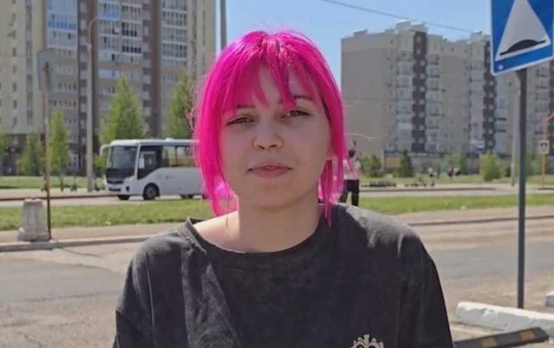 В Башкирии девушку жестоко избили на улице из-за розовых волос