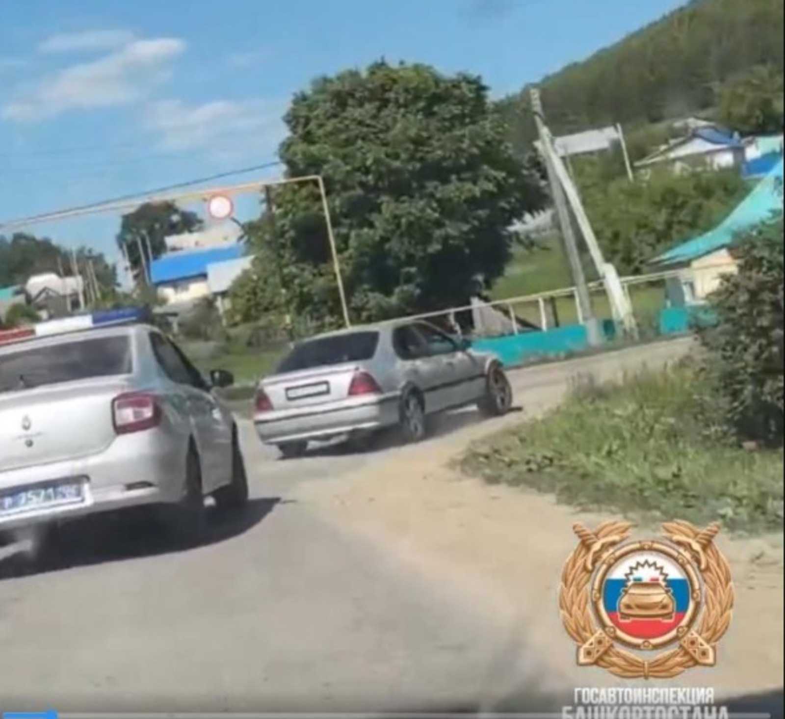 В Башкирии полицейские открыли стрельбу по колесам авто пьяного водителя