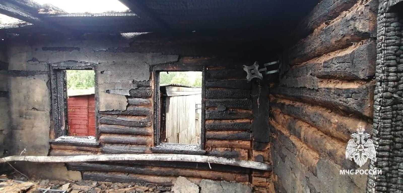 Мужчина погиб при пожаре в частном доме в Башкирии