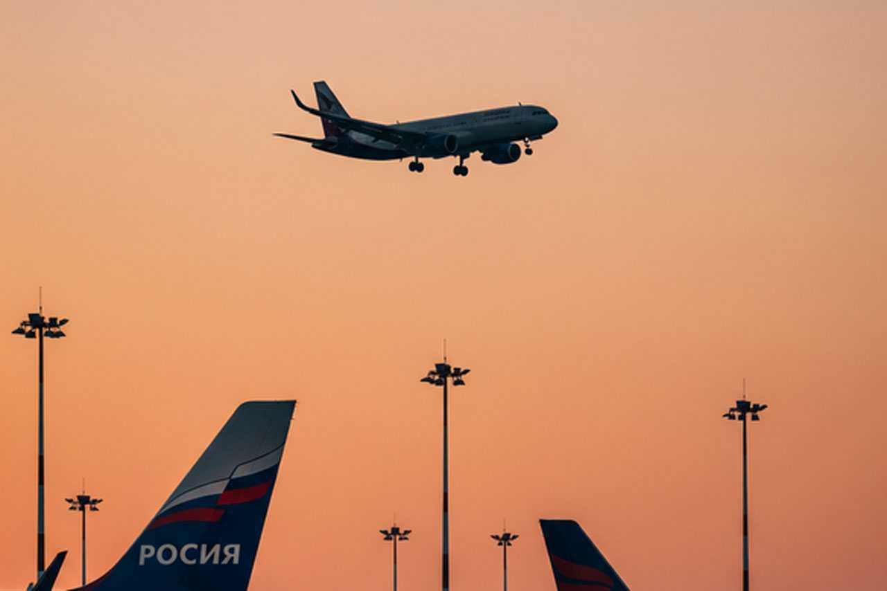 Самолет Сургут-Ереван экстренно приземлился в Уфе из-за плохого самочувствия стюардессы