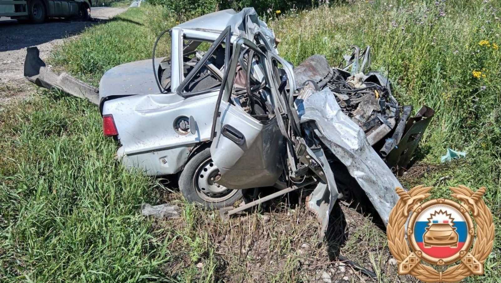 В Башкирии водитель Daewoo погиб, врезавшись в грузовик
