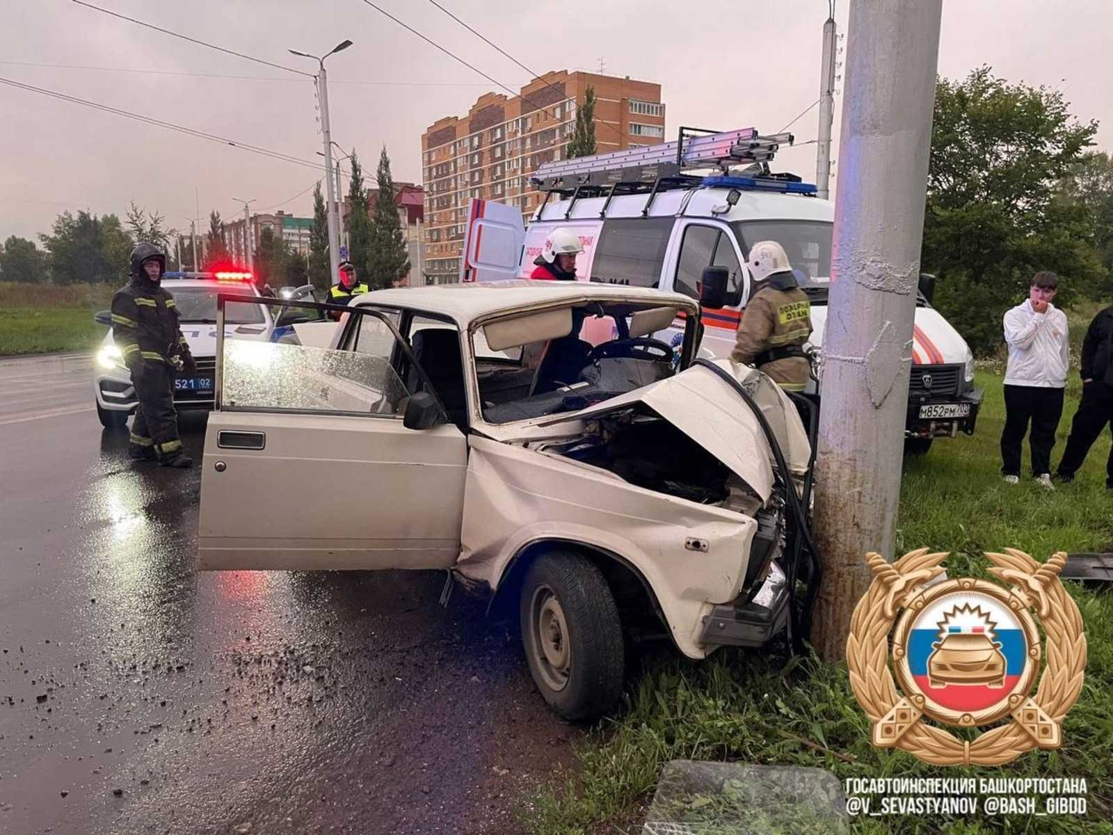 В Стерлитамаке водитель врезался в опору ЛЭП и скончался в больнице