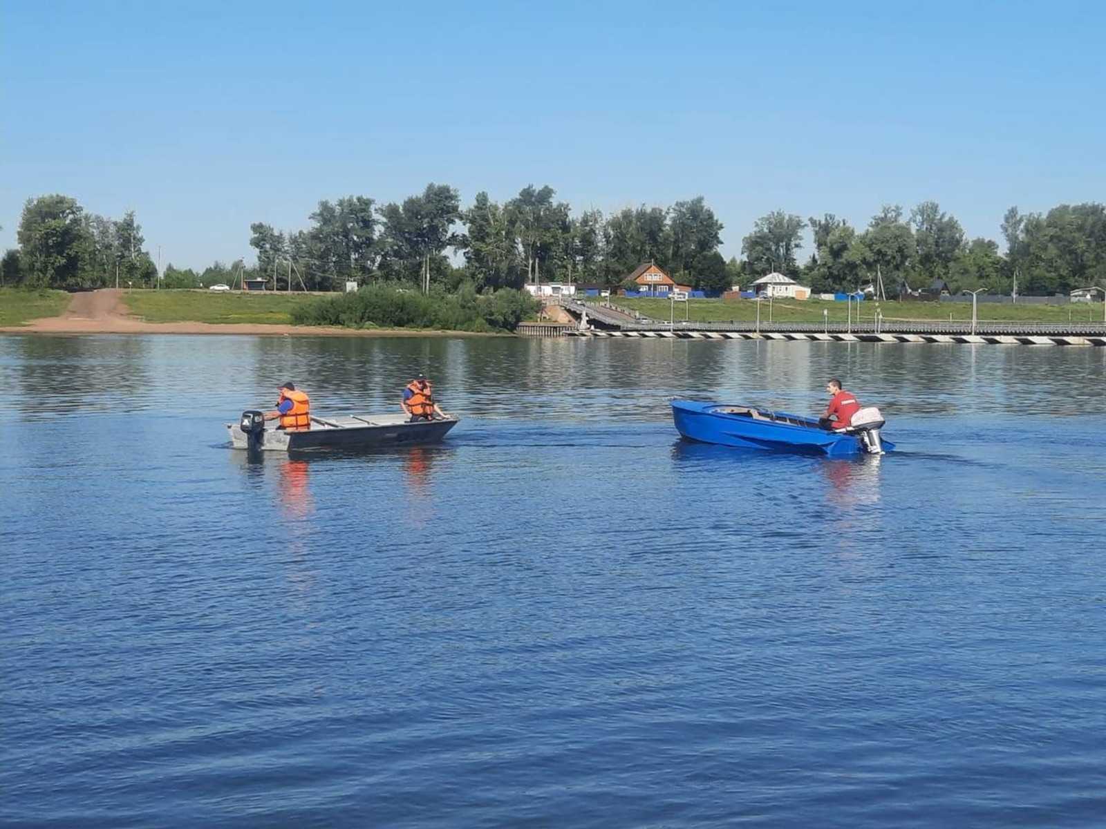 В Башкирии спасли мужчину, у которого заглох мотор на реке Белой