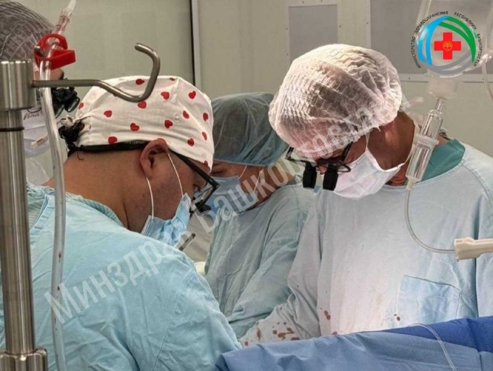 В Уфе хирурги извлекли гигантскую опухоль из сердца 62-летней женщины
