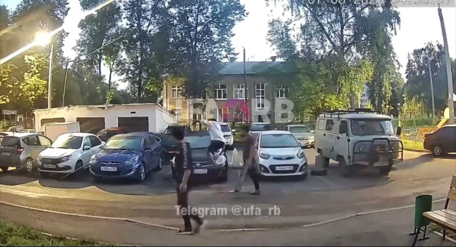 В Уфе на троих иностранцев завели уголовное дело за порчу автомобилей
