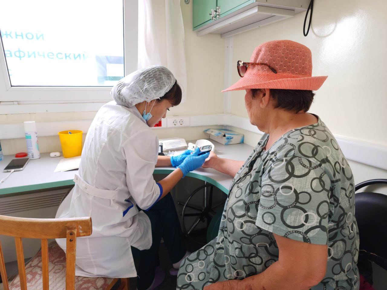 Медикам Башкирии установили доплаты за наставническую работу