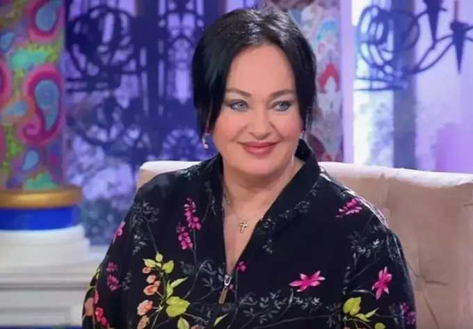 Доходы Гузеевой больше не являются тайной: продюсер Дворцов рассказал, сколько зарабатывает ведущая шоу «Давай поженимся!»