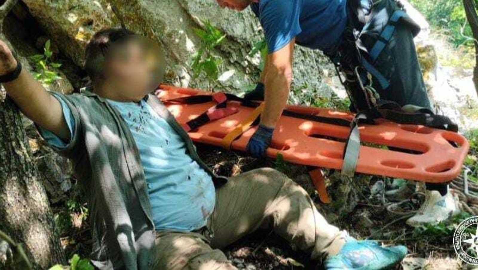 В Нуримановском районе Башкирии турист сорвался с Красных скал