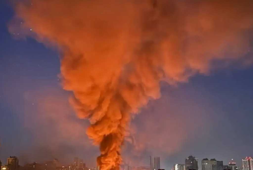 «Переговорный перерыв» закончен, вся Украина сотрясается от взрывов, в РФ горят НПЗ — военкоры раскрыли, что происходит в зоне СВО 28 августа 2025 года