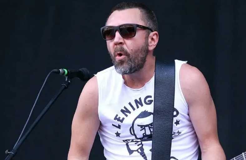 Концерты Сергея Шнурова предложили запретить в России до окончания СВО из-за нежелания артиста помогать армии РФ