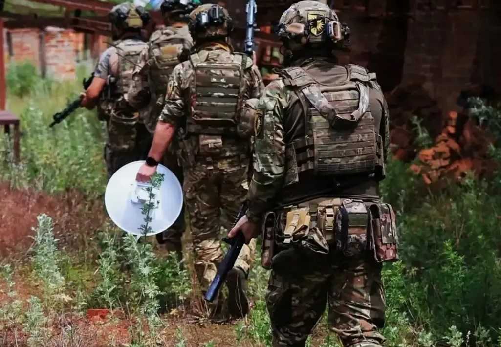 На 10 километров: в зоне СВО батальоны не могут держать рушащийся фронт и вынуждены отступать на большие расстояния