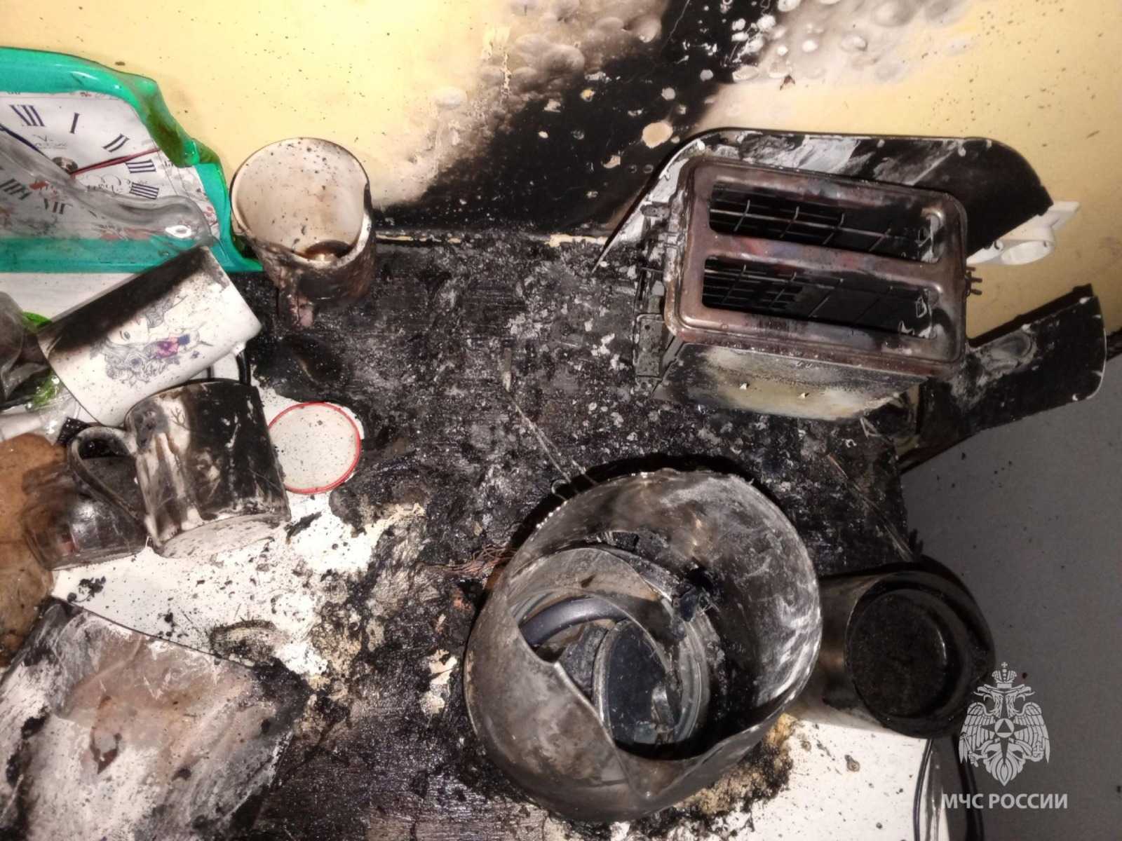 В Уфе две школьницы попали в больницу из-за неисправного тостера