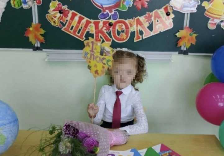В Башкирии девочка, которую не брали в детсад из-за внешности, пошла в первый класс