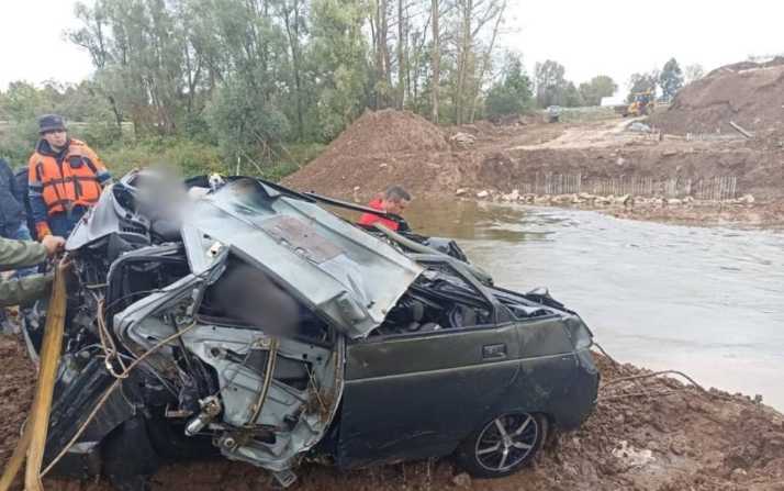 В Башкирии нашли тело водителя, вылетевшего на машине с недостроенного моста
