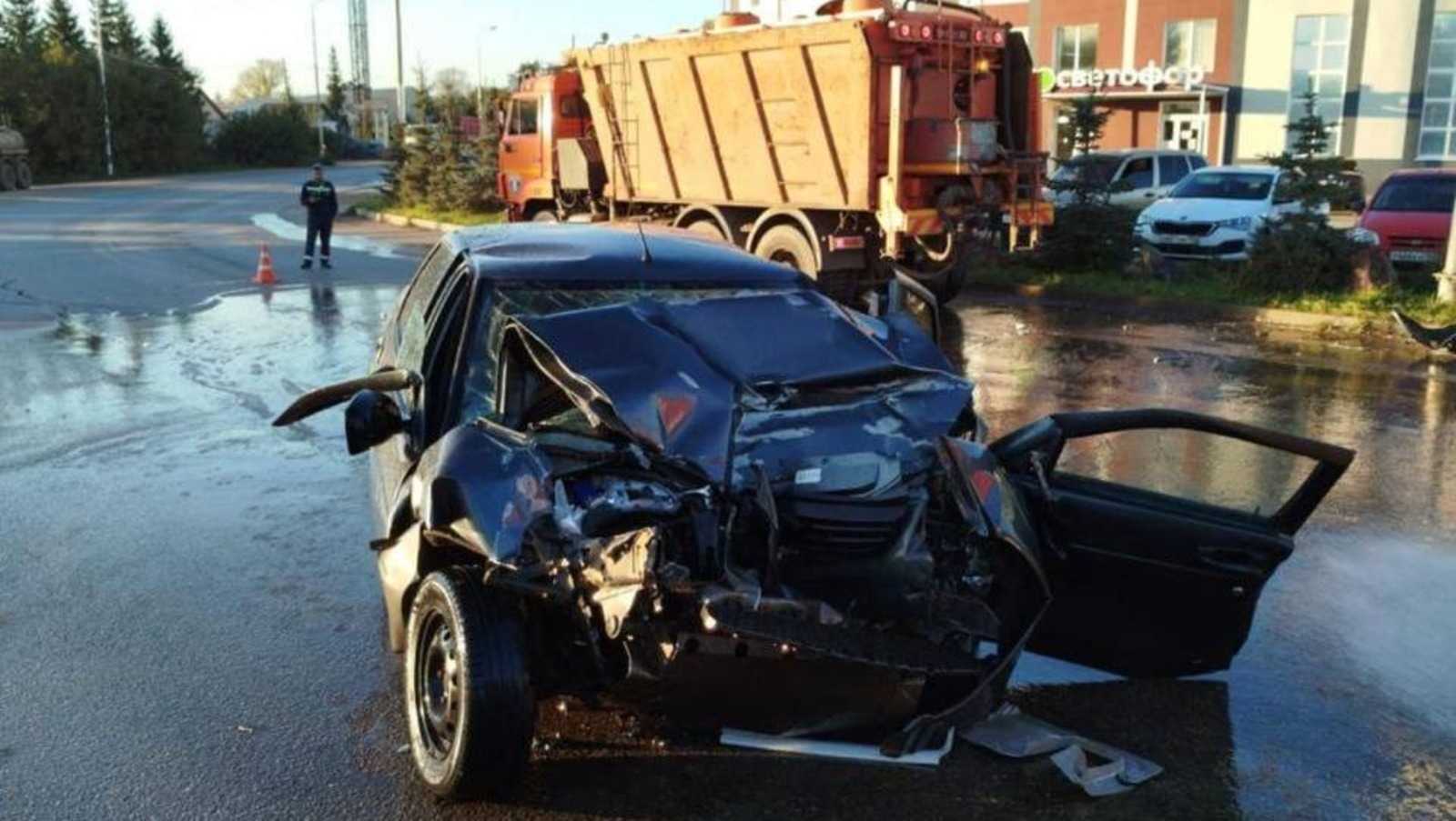 В Башкирии водитель погиб при столкновении с «КамАЗом»