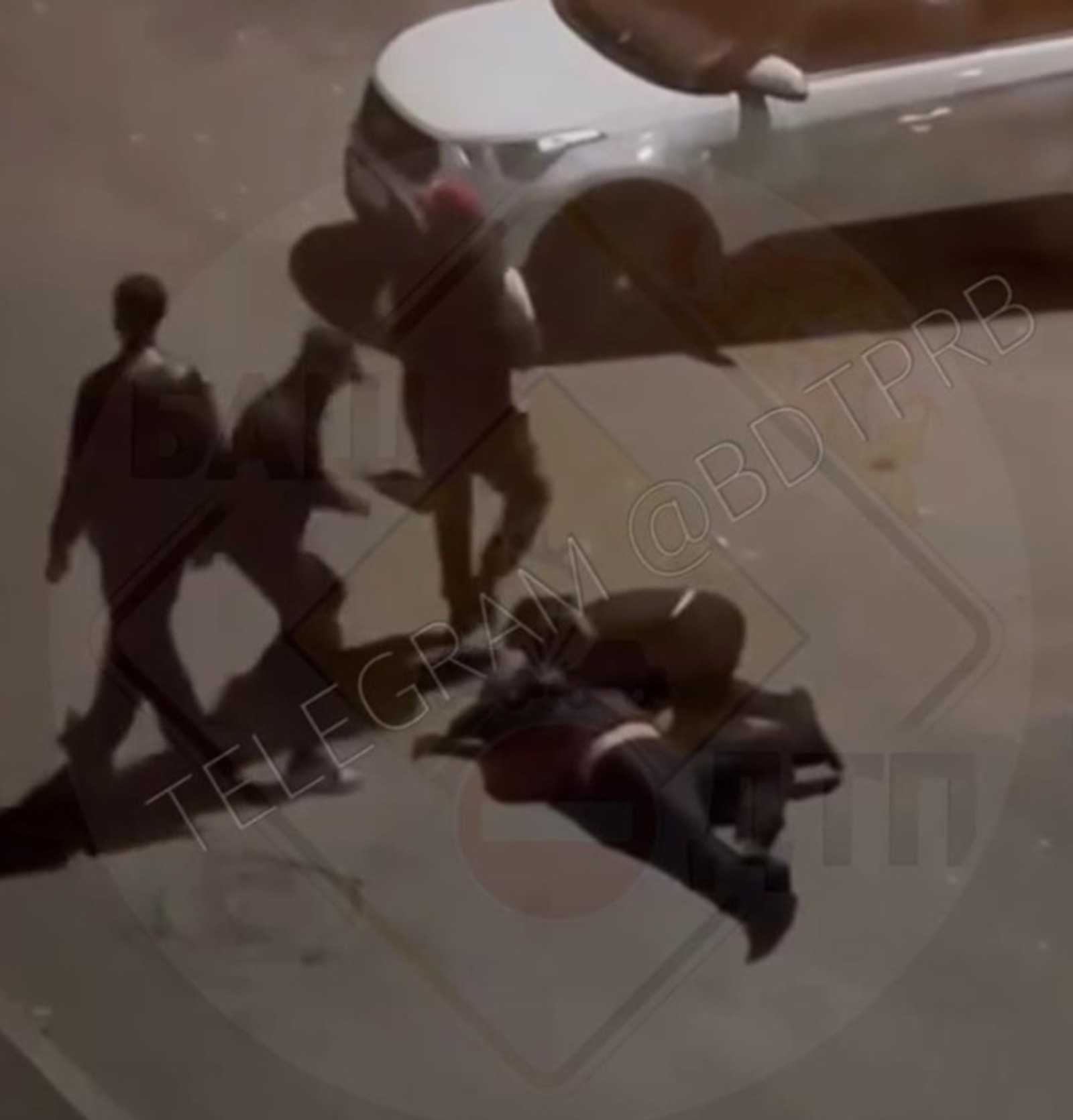 В Уфе на видео сняли групповое избиение мужчины