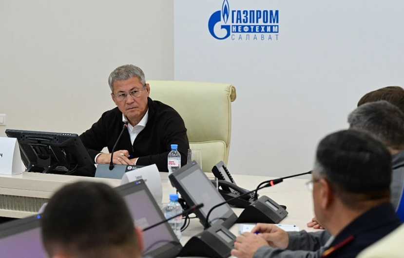 В Башкирии отразили атаку беспилотников на завод. Угрозы для жителей нет