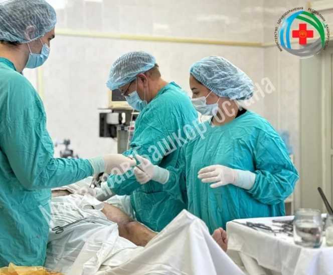 Пять строителей пострадали при падении крана под Уфой. Стало известно их состояние