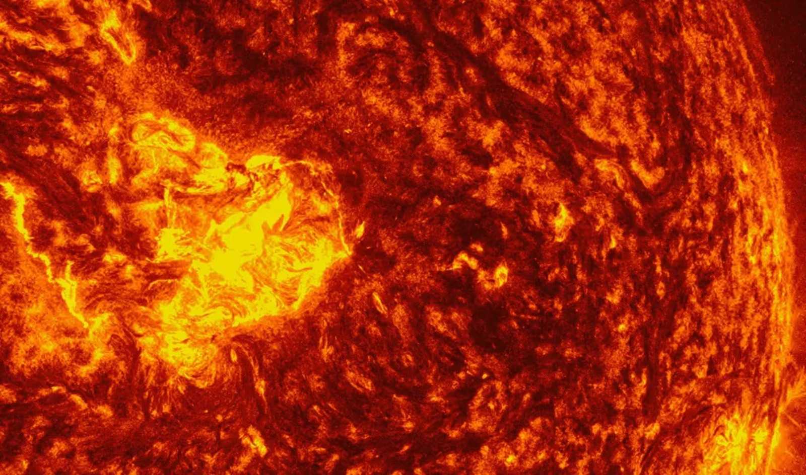 К Земле движется солнечная плазма: 5 октября возможна сильная магнитная буря