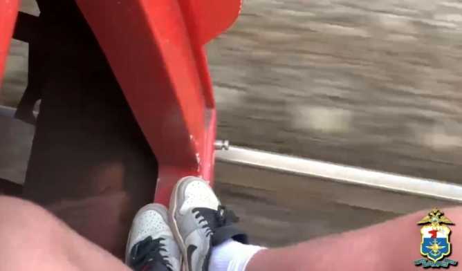 Ради лайков на сцепке: школьник из Уфы снял опасный трюк на электричке