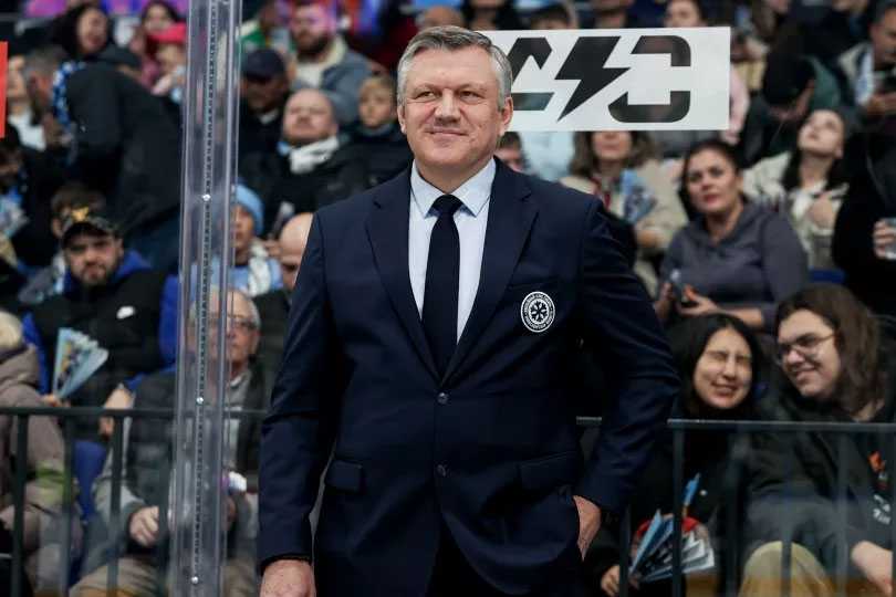 Старые грабли и нет вожаков: Буцаев вскрыл проблемы «Сибири» после проигрыша «Салавату Юлаеву»