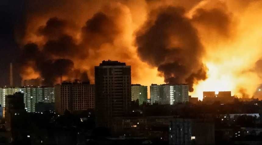 Военкор Сладков рассказал, откуда будет удобнее наносить удары по Киеву: «Бабушка, а зачем нам двигаться ближе»