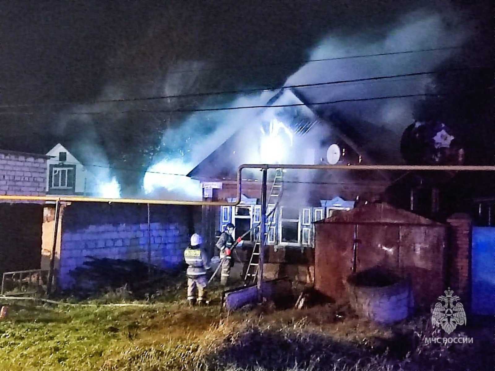 В Уфе при пожаре в частном доме погиб 65-летний мужчина