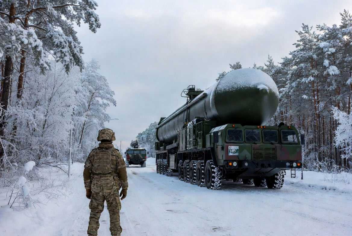 "Путин передумал в последний момент": сворачиваем операцию из "гуманитарных соображений"? Полковник вскрыл, что не так с ударами по Украине