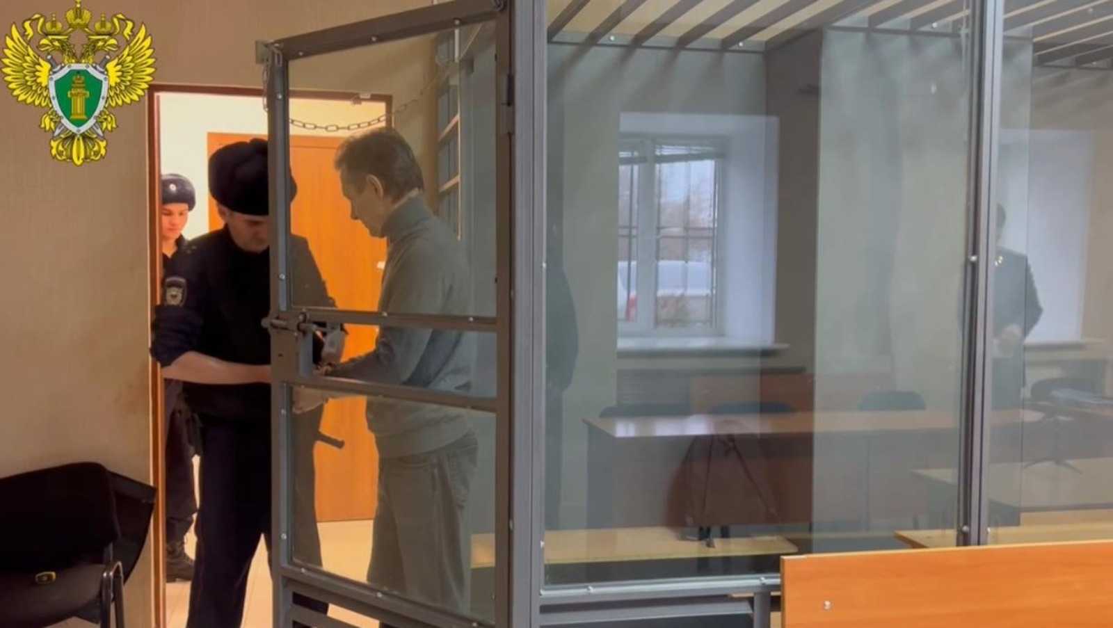 Директор уфимской стройфирмы получил 10 лет колонии за попытку подкупа суда