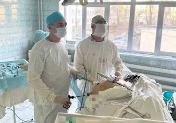 В Башкирии впервые удалили раковую опухоль кишки без разрезов на животе