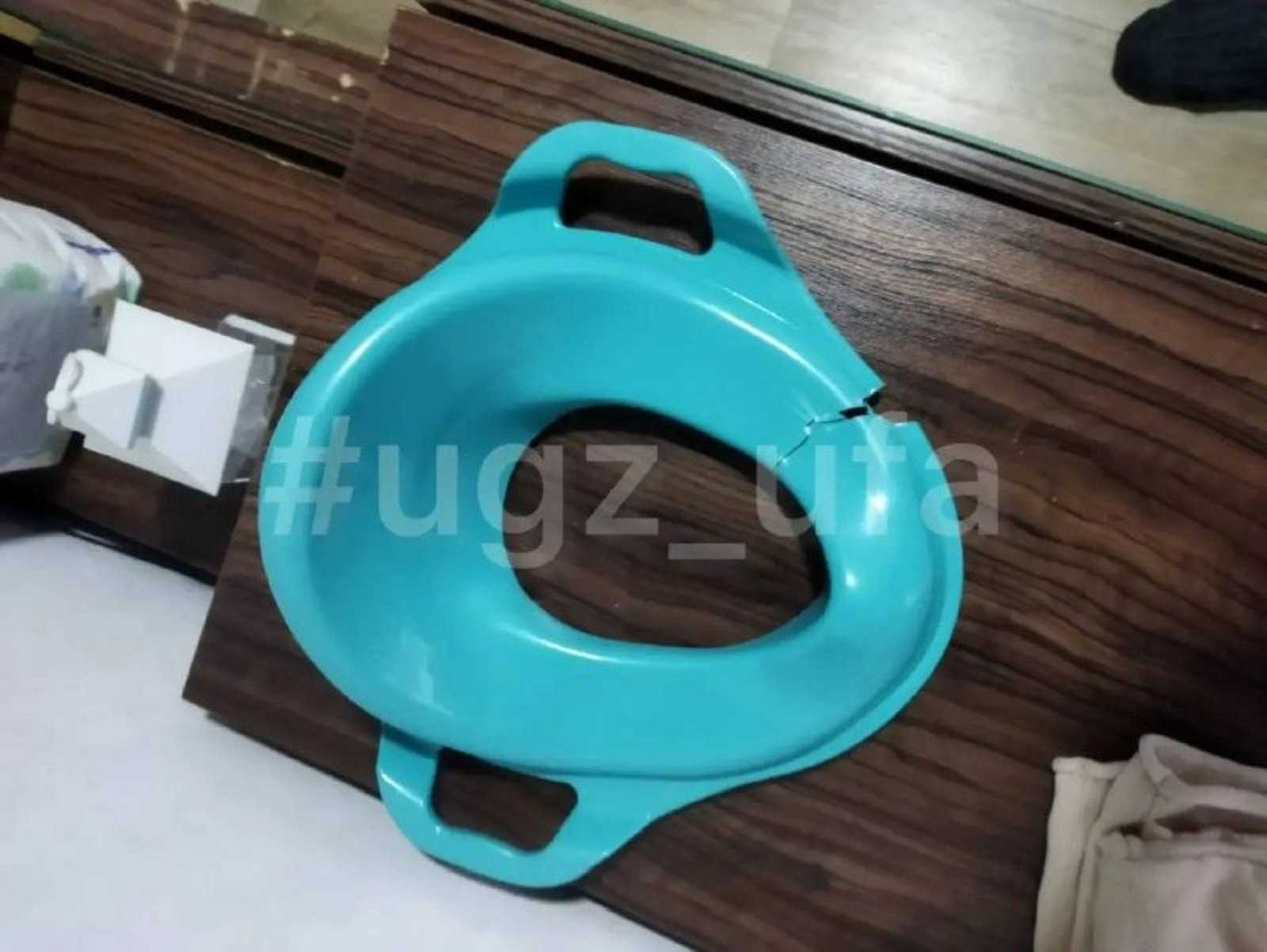 В Уфе спасатели вызволили ребенка из детского стульчака