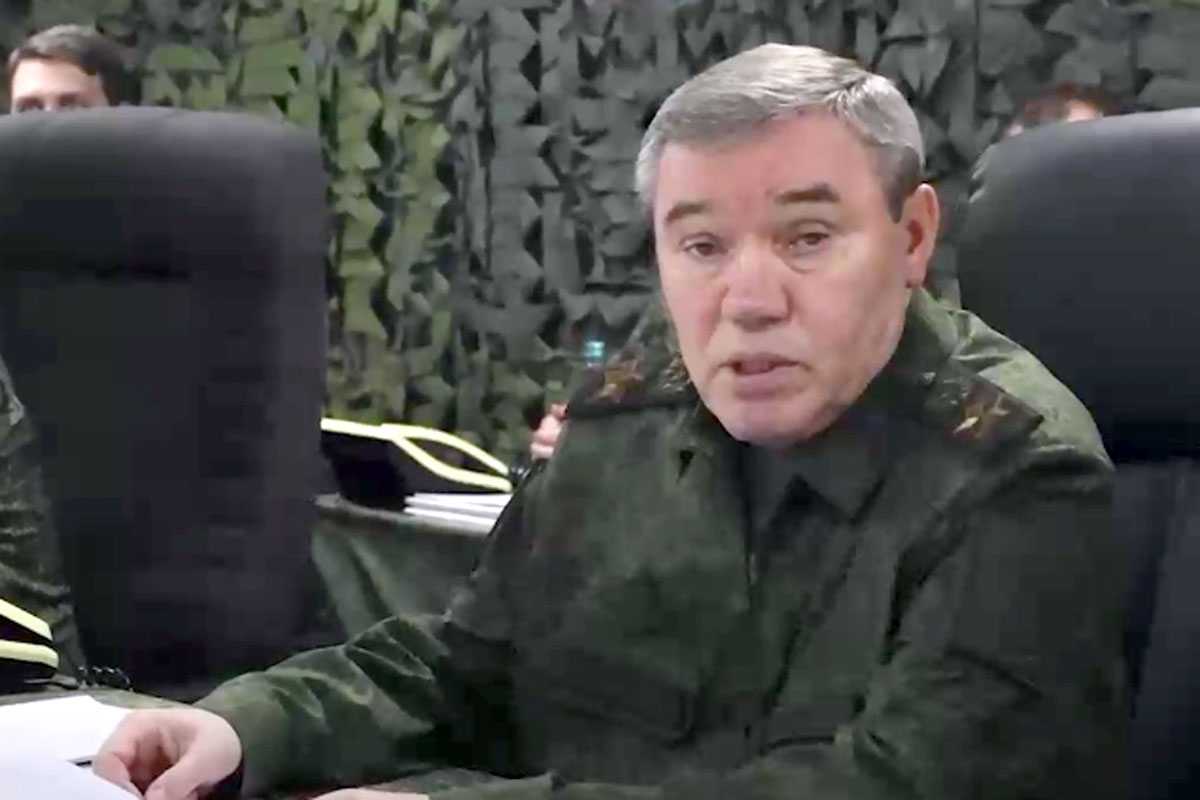 Герасимова снимут? Посыпался весь фронт – от Сум до Запорожья. После Купянска враг прёт на Волчанск. Минус 36 км за сутки. Дальше Белгород