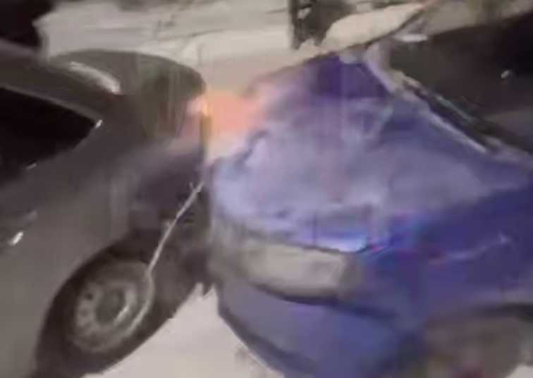 В Башкирии пьяная женщина протаранила машину и наехала на человека