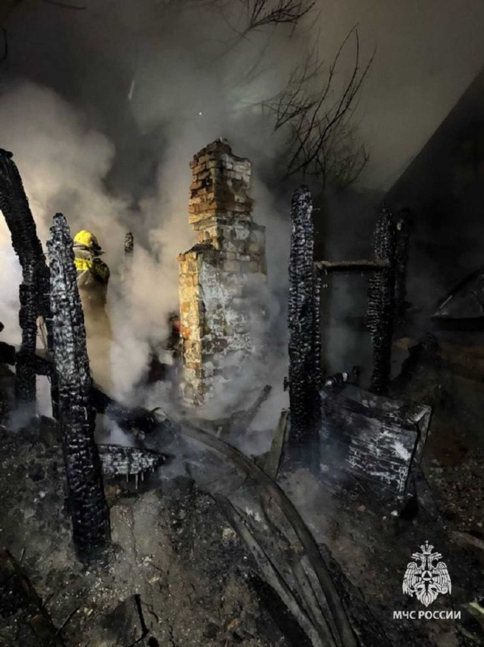 В Уфе устанавливают личность мужчины, погибшего при пожаре в частном доме