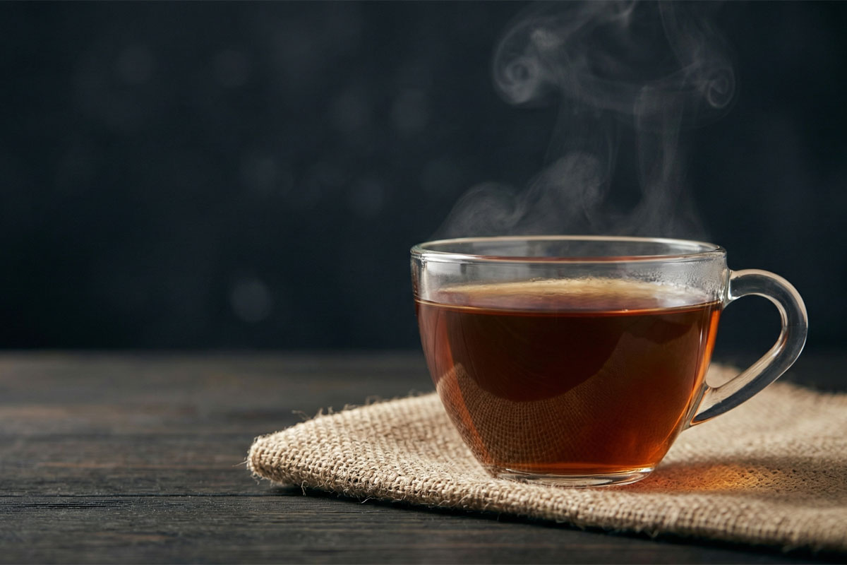 Можете угробить свое здоровье: врачи рассказали о негативных последствиях от употребления чая