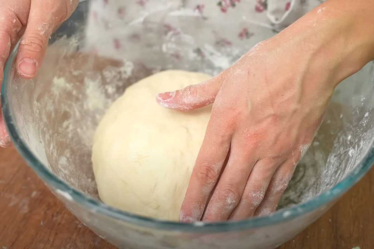 Идеальное слоеное тесто за 15 минут: весь секрет в раскатке