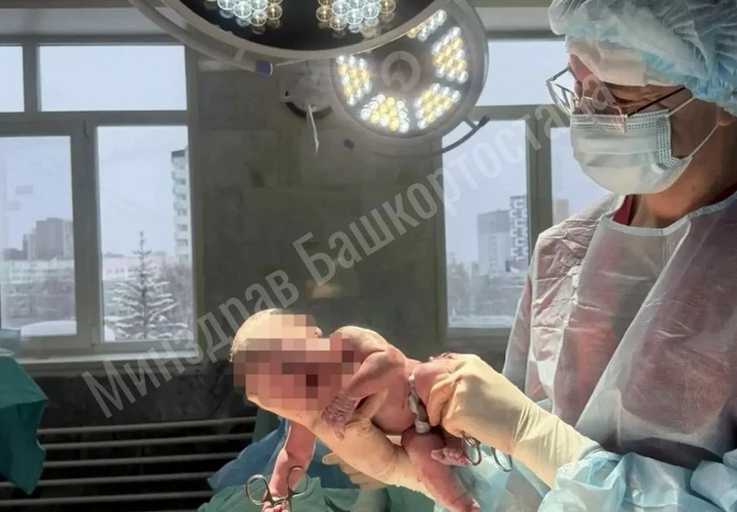 В Уфе врачей обвинили в неоправданном риске при родах девушки с аномалией