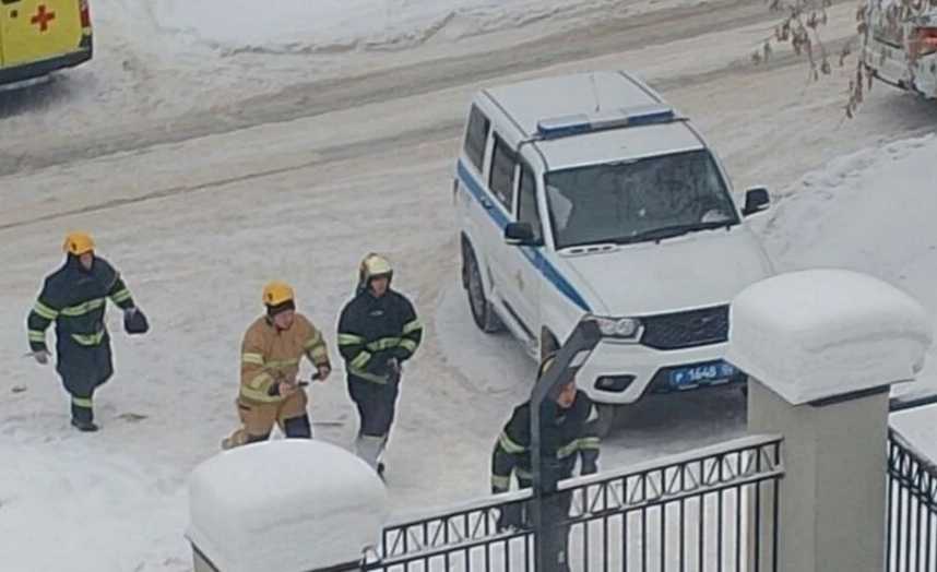 «Крови полно, все разгромлено»: 15-летний с ножом устроил резню в общежитии медуниверситета в Уфе