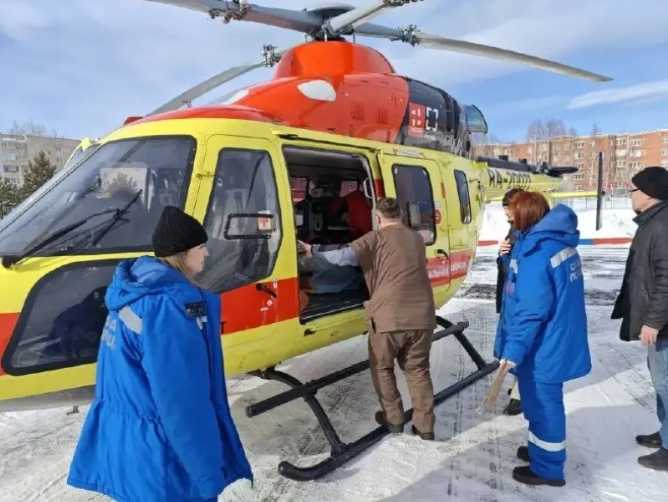 Санавиация забрала пострадавших в ДТП детей из Башкирии в Челябинск