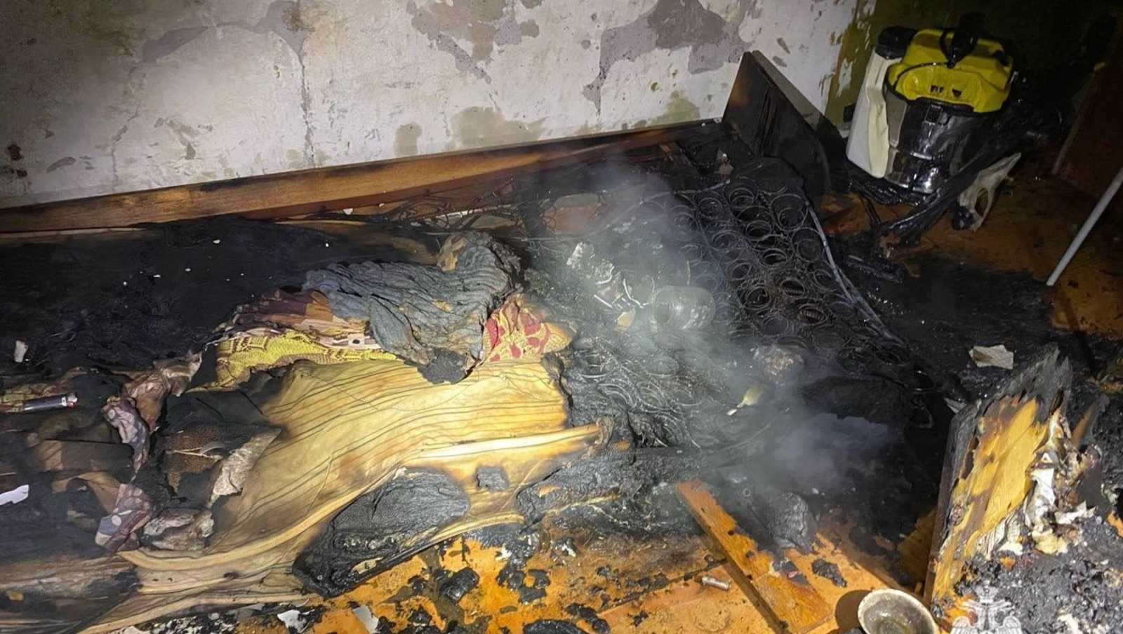 В Башкирии при пожаре в пятиэтажке эвакуировали более 40 человек, один погиб