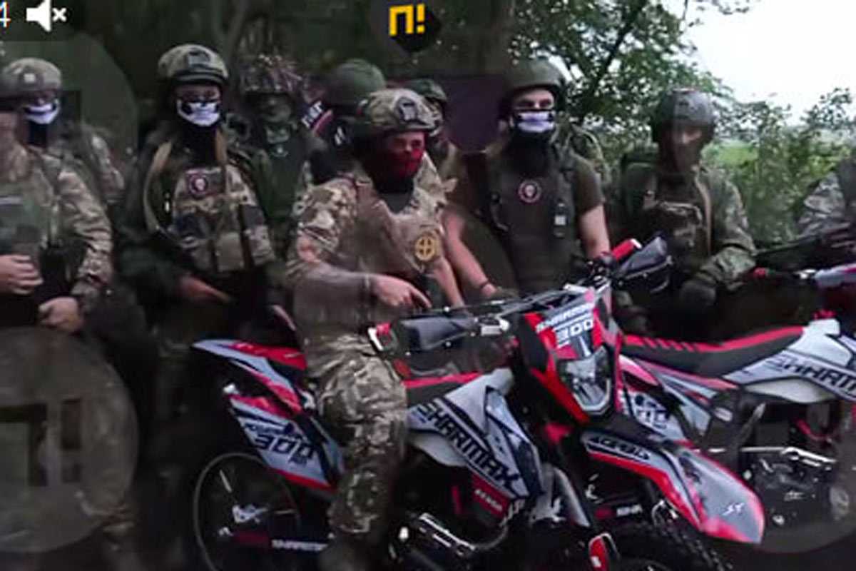 Те самые редчайшие кадры: Комик Нурлан Сабуров и "Легион Вагнер". Внезапные подробности и послание бойцов с фронта