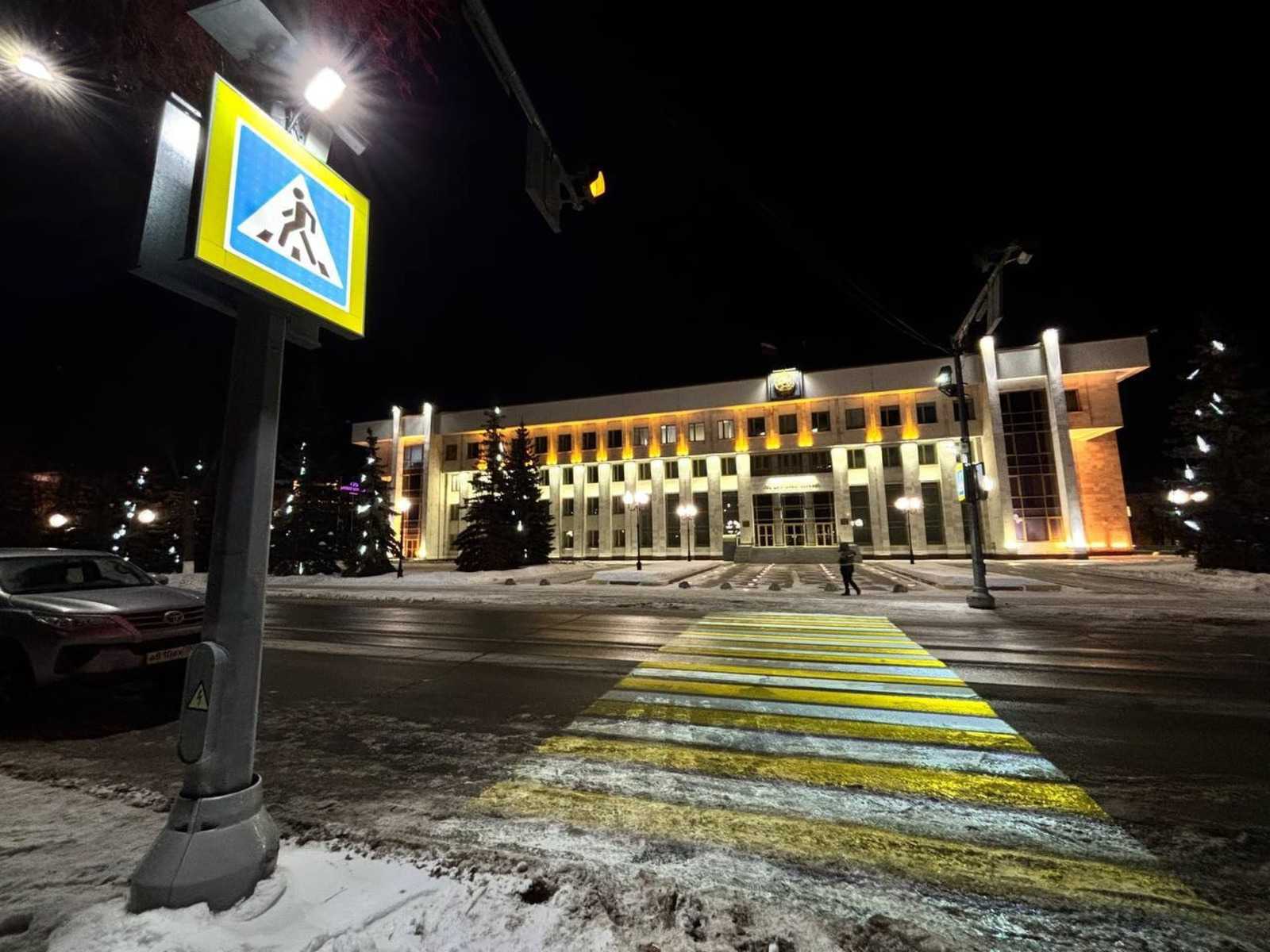 Умная «зебра» заработала в Уфе: переход сам видит пешеходов и предупреждает водителей