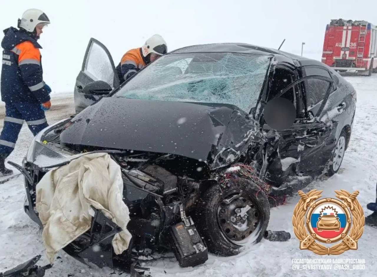 Смертельное ДТП в Мелеузовском районе Башкирии: водитель «Соляриса» погиб после выезда на встречку