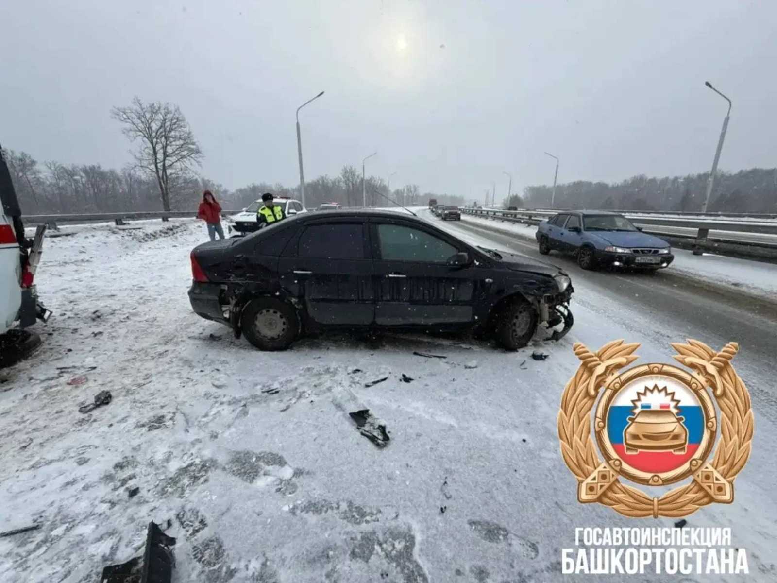 В Уфе произошла массовая авария с участием автомобиля скорой помощи