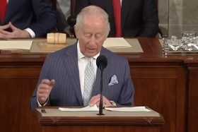 Король говорит: Британский монарх призвал конгресс США к войне с Россией