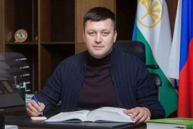 Мэр Уфы под домашним арестом читает книги и занимается с детьми